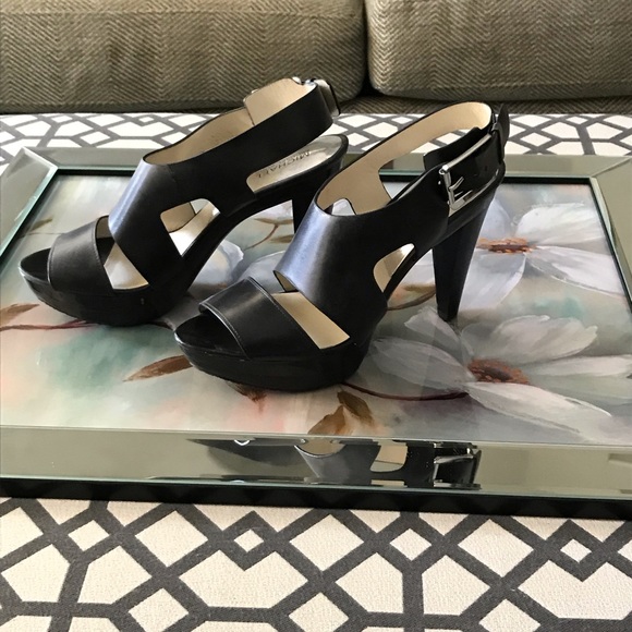 Michael Kors platform open toe Size 10 - Picture 2 of 2